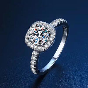 3ct  VVS1 Moissanite Ring
